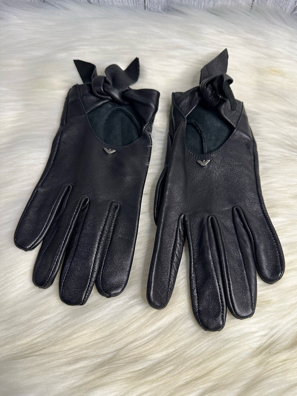ARMANI Black Leather Bow Accent Women's Gloves